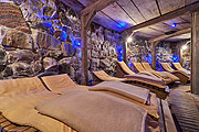 Erholung für Körper und Seele im kühöen Salzstollen des Hotel Angerhof in Sankt Englmar im Bayerischen Wald ©Hotel Angerhof